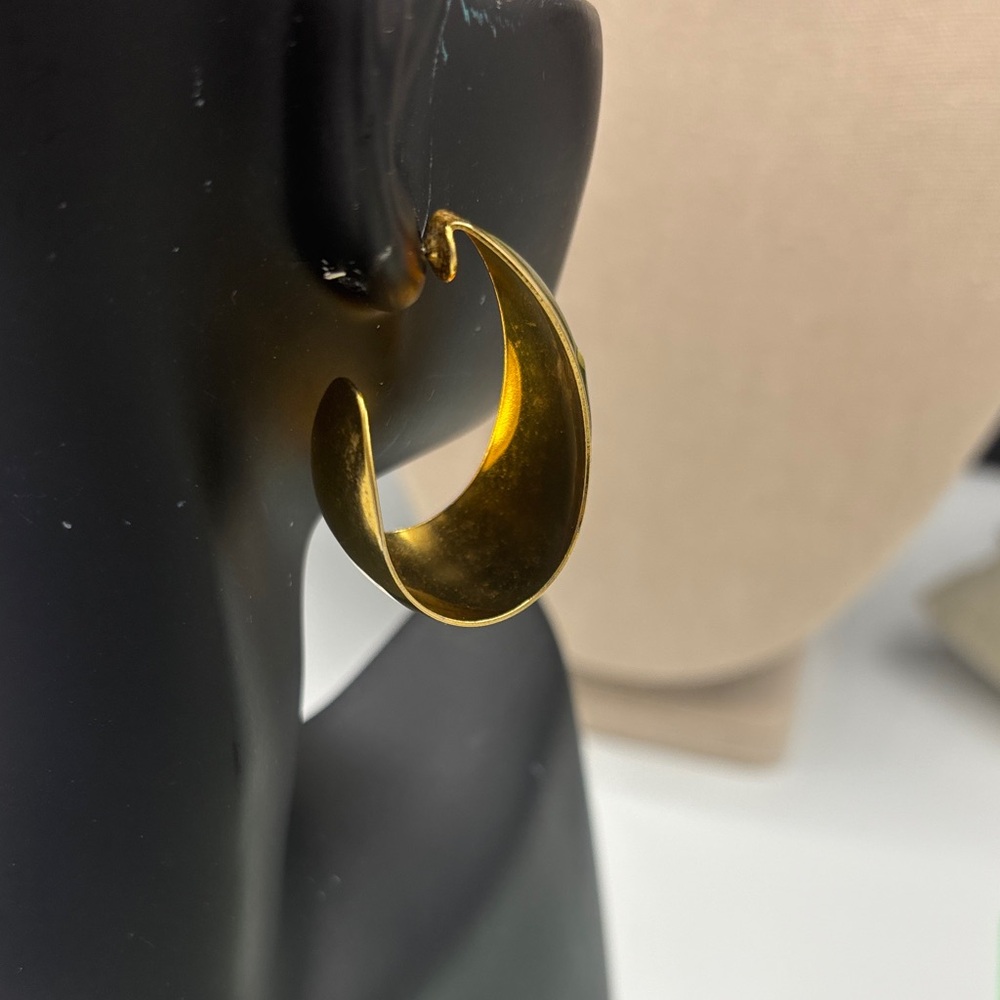 Gold-Tone Olive Green Statement Drop Earrings - Picture 2 of 3